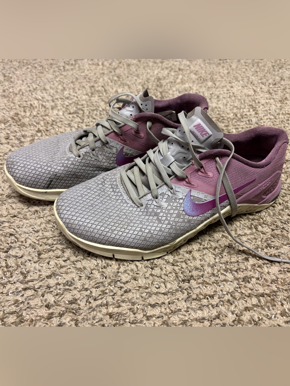Nike Women's Metcon 4 Gray and Purple